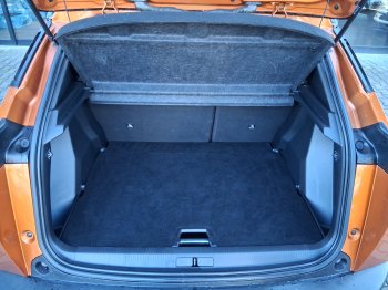 Peugeot 2008 GT 1.2 PureTech 114 kW full