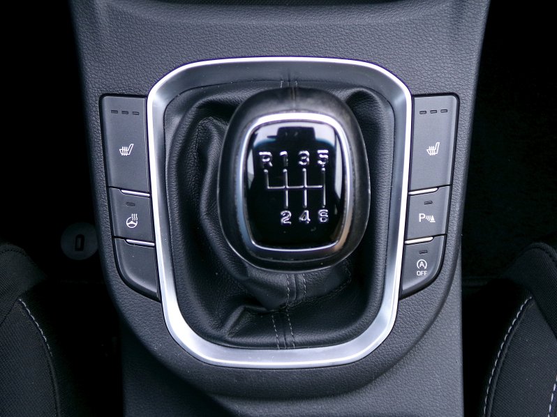 Hyundai i30 FB STYLE+ NAV 1,4 T-GDI 103kW full