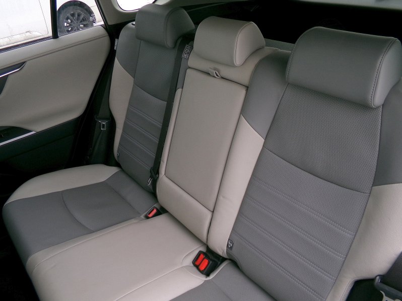 Toyota RAV4 EXECUTIVE 2,5 HEV 4×4 163kW AT full