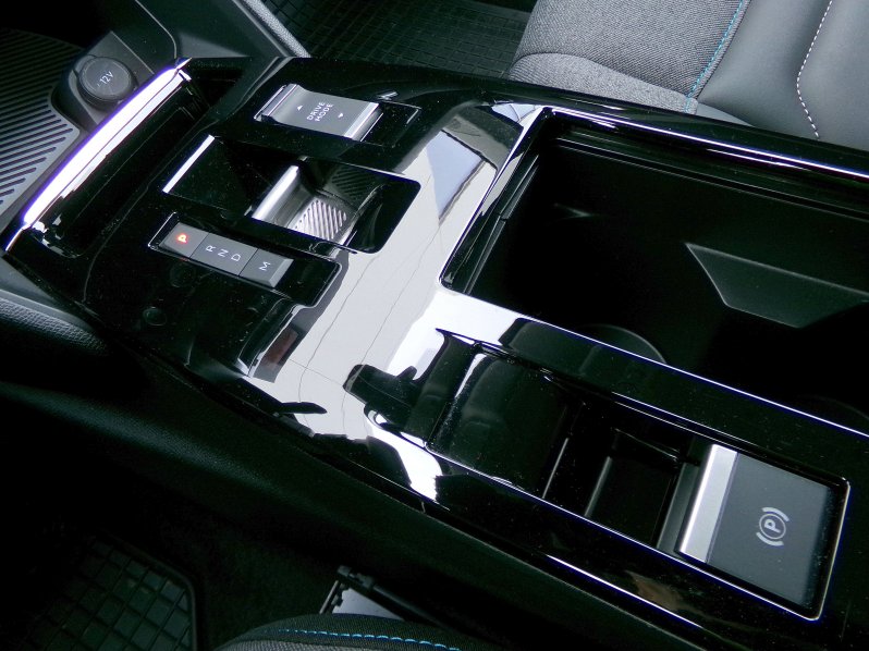 Citroën C4 X SHINE 1.2 PureTech 96kW AT8 full