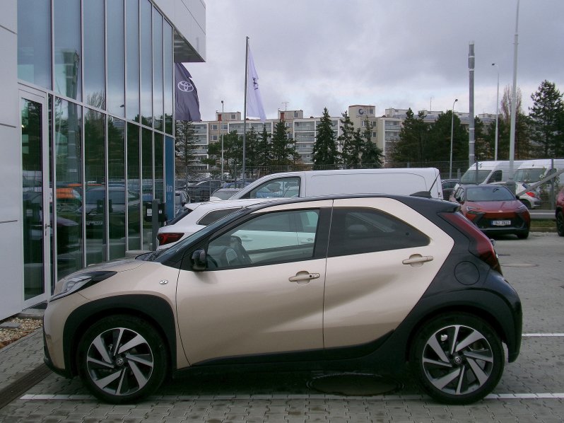 Toyota Aygo EXECUTIVE SMART 1,0 VVT-i AT full