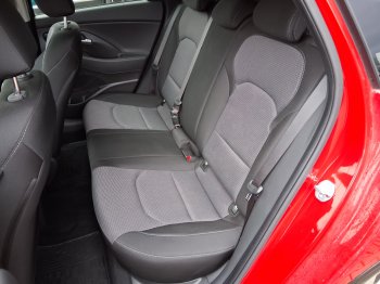 Hyundai i30 FAMILY 1.5 T-GDi MHEV 103 kW full