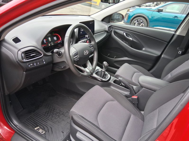 Hyundai i30 FAMILY 1.5 T-GDi MHEV 103 kW full