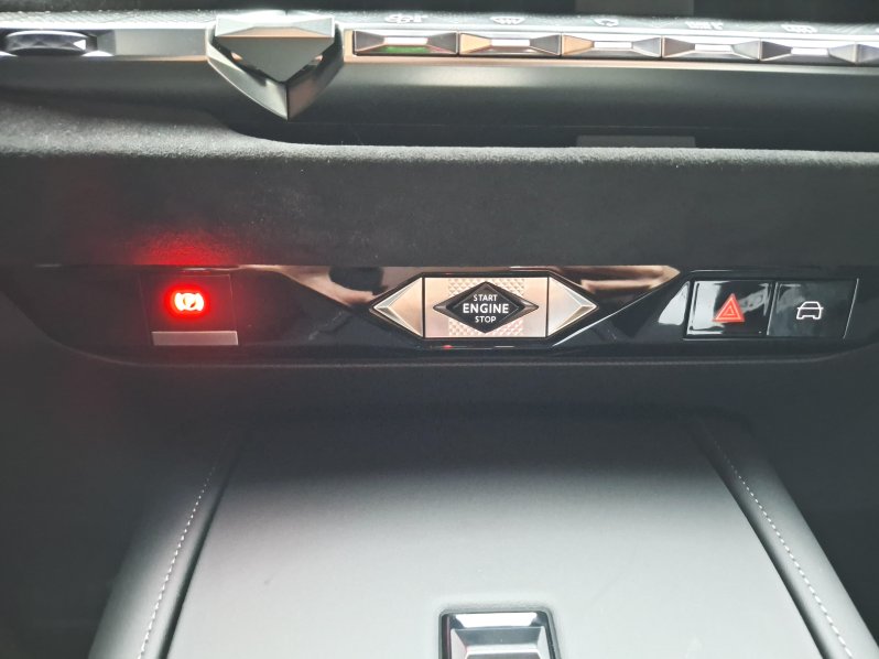 DS Automobiles DS4 EDITION FRANCE 1,5 BlueHDi 130 full