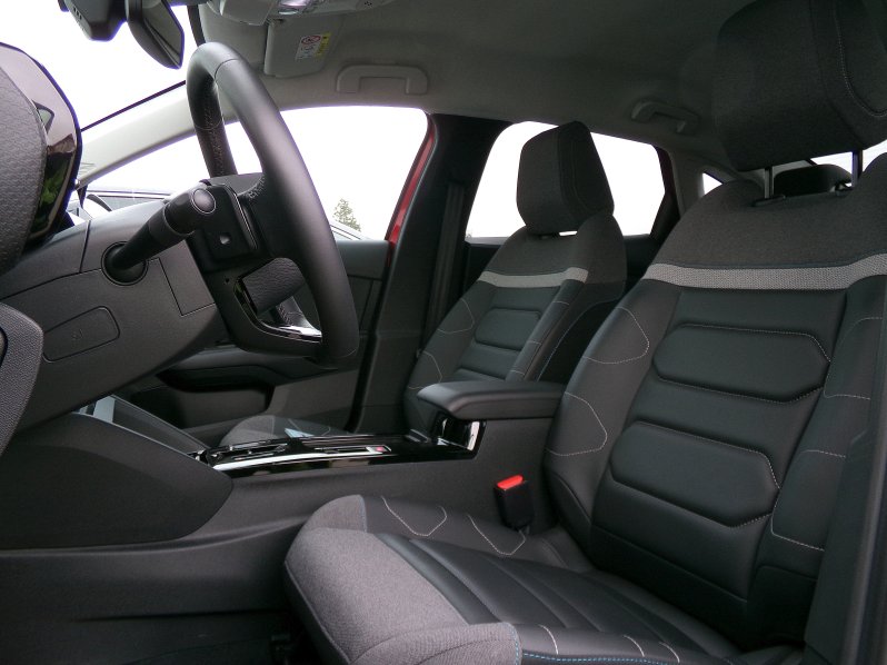 Citroën C4 X SHINE 1.2 PureTech 96kW AT8 full