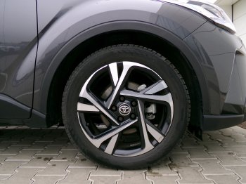 Toyota C-HR STYLE 1,8 HEV 90kW CVT full