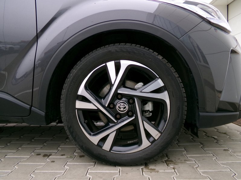 Toyota C-HR STYLE 1,8 HEV 90kW CVT full