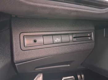 Peugeot 5008 GT LINE 1.6 PureTech 133 kW full