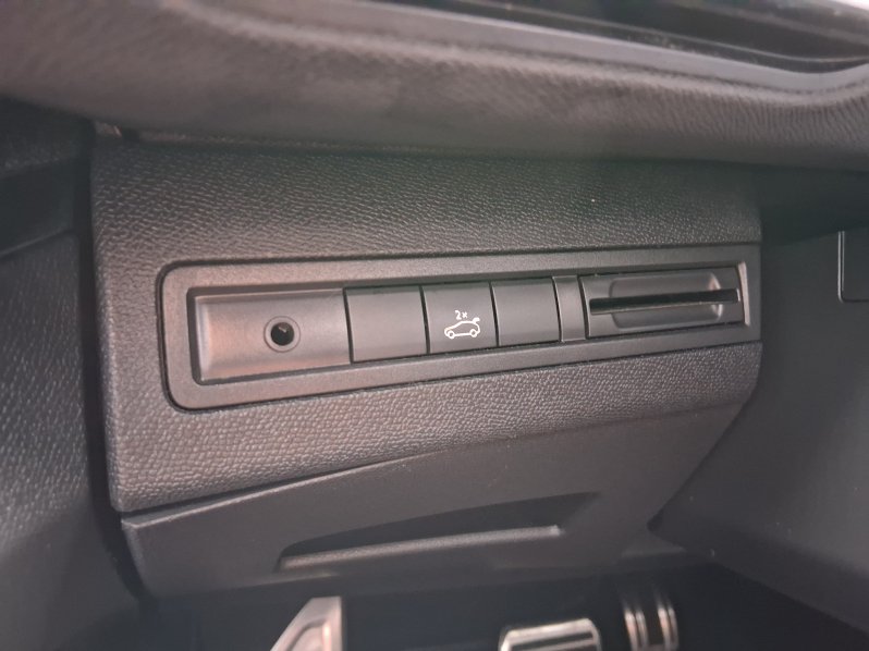 Peugeot 5008 GT LINE 1.6 PureTech 133 kW full