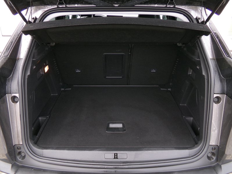 Peugeot 3008 ALLURE PACK 1,5 BlueHDi 96kW full