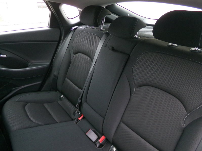 Hyundai i30 FB STYLE+ NAV 1,4 T-GDI 103kW full