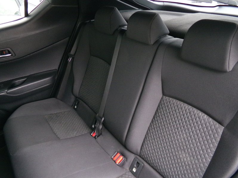 Toyota C-HR STYLE 1,8 HEV 90kW CVT full