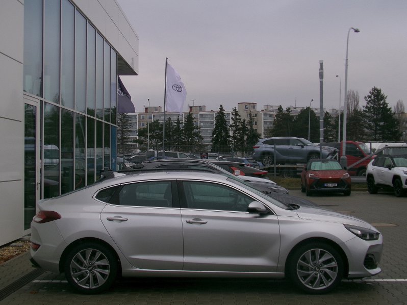 Hyundai i30 FB STYLE+ NAV 1,4 T-GDI 103kW full