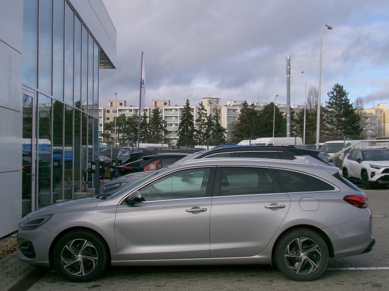 Hyundai i30 WG SMART 1,5 TGDi MHEV 117kW full