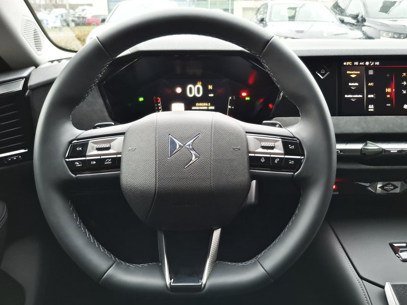 DS Automobiles DS4 EDITION FRANCE 1,5 BlueHDi 130 full