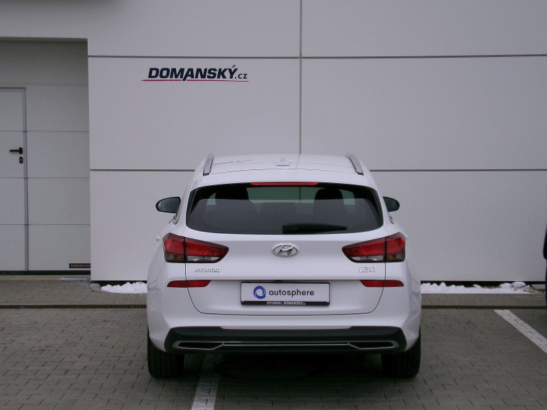 Hyundai i30 SMART+ NAV 1,5 TGDI MHEV 117kW full