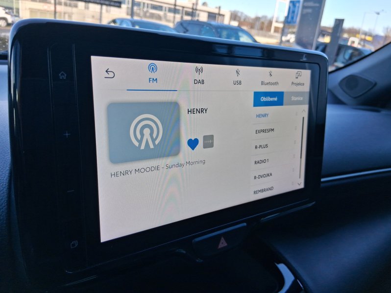 Toyota Yaris Cross COMF. STYLE TECH 1.5 Hyb. 85kW full