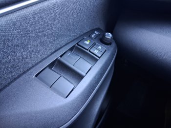 Toyota Yaris Cross COMF. STYLE TECH 1.5 Hyb. 85kW full