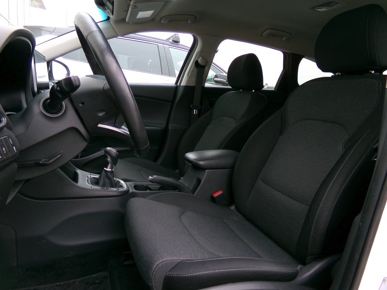 Hyundai i30 SMART+ NAV 1,5 TGDI MHEV 117kW full