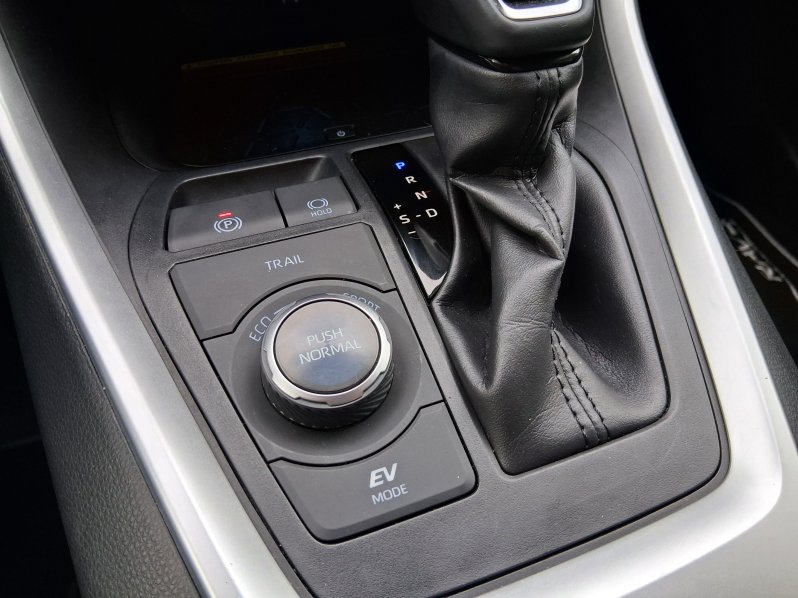 Toyota RAV4 SELECTION 2.5 Hyb. 160 kW full