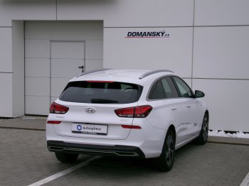 Hyundai i30 SMART+ NAV 1,5 TGDI MHEV 117kW full