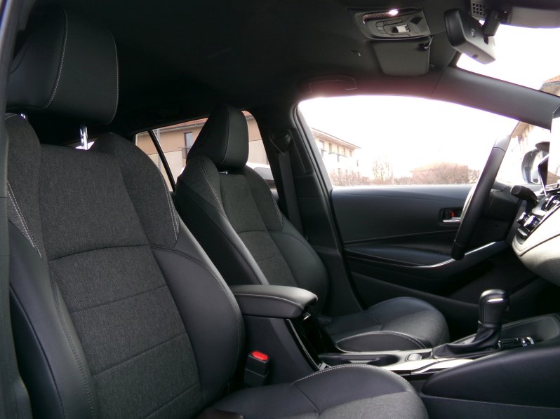 Toyota Corolla TS STYLE 1,8 HEV AT full