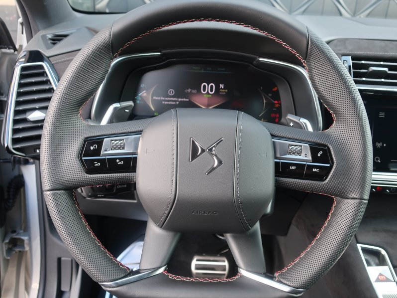 DS Automobiles DS7 EDITION FRANCE PLUG-IN HYBRID full
