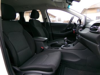 Hyundai i30 SMART+ NAV 1,5 TGDI MHEV 117kW full