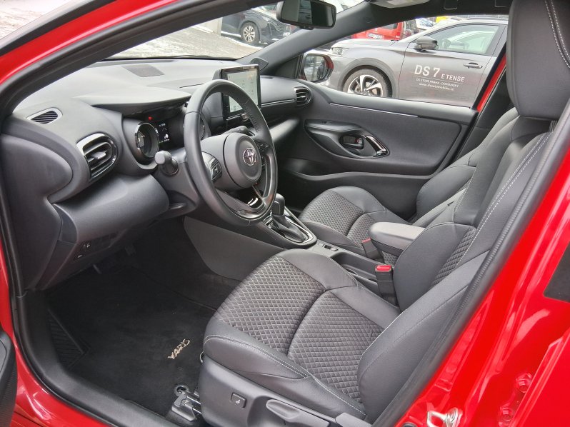 Toyota Yaris SELECTION STYLE 1.5 Hyb. 85 kW full