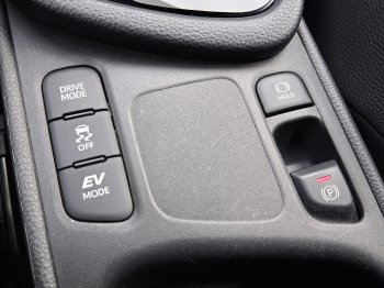 Toyota Yaris SELECTION STYLE 1.5 Hyb. 85 kW full