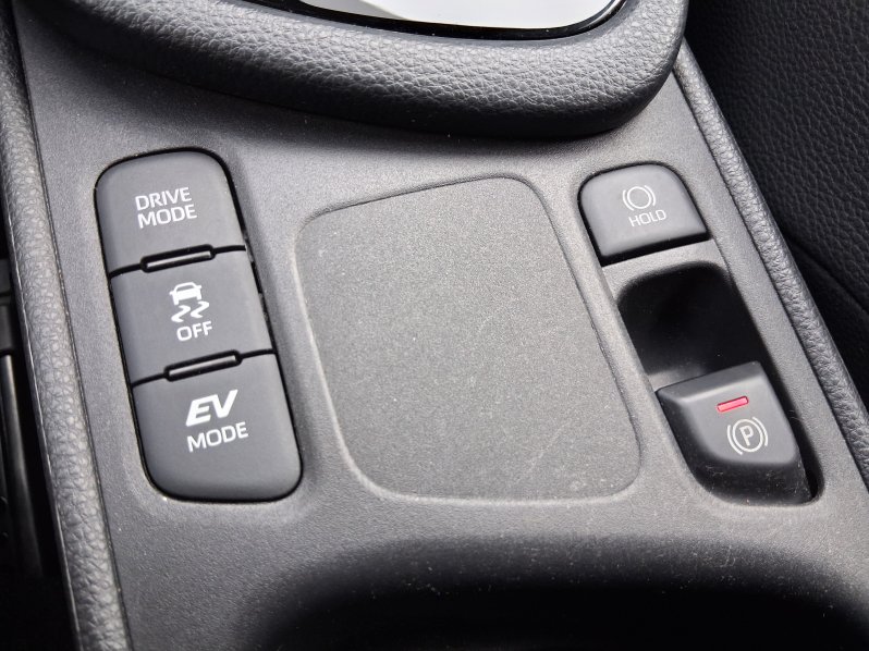 Toyota Yaris SELECTION STYLE 1.5 Hyb. 85 kW full