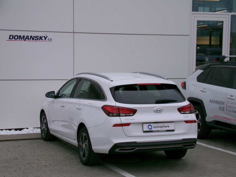 Hyundai i30 SMART+ NAV 1,5 TGDI MHEV 117kW full