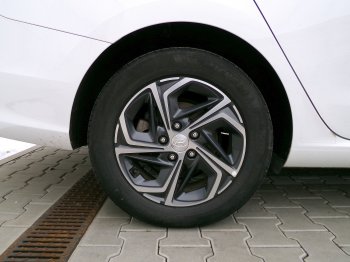 Hyundai i30 SMART+ NAV 1,5 TGDI MHEV 117kW full