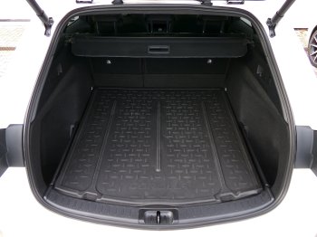 Toyota Corolla TS STYLE 1,8 HEV AT full