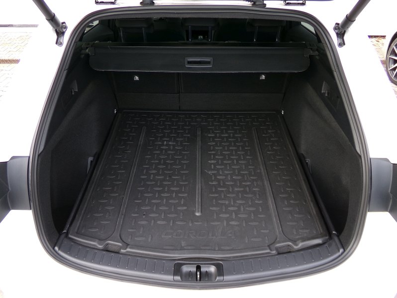 Toyota Corolla TS STYLE 1,8 HEV AT full