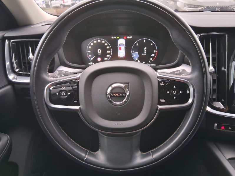Volvo V60 MOMENTUM 2.0 D3 110 kW full