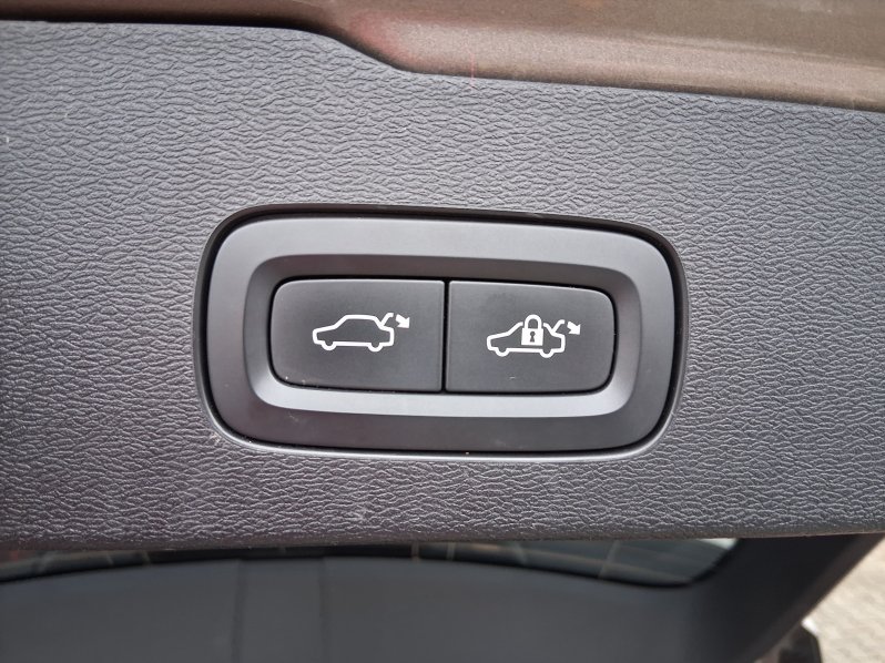 Volvo V60 MOMENTUM 2.0 D3 110 kW full