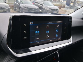 Peugeot 2008 ACTIVE PACK 1.2 PureTech 96 kW full