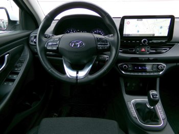 Hyundai i30 SMART+ NAV 1,5 TGDI MHEV 117kW full