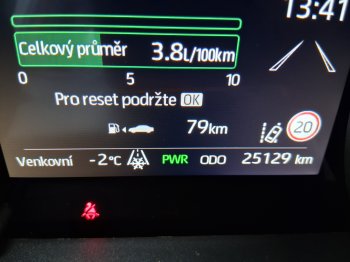 Toyota Yaris SELECTION STYLE 1.5 Hyb. 85 kW full