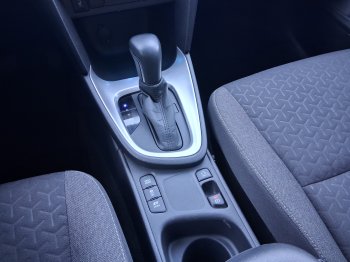 Toyota Yaris Cross COMF. STYLE TECH 1.5 Hyb. 85kW full