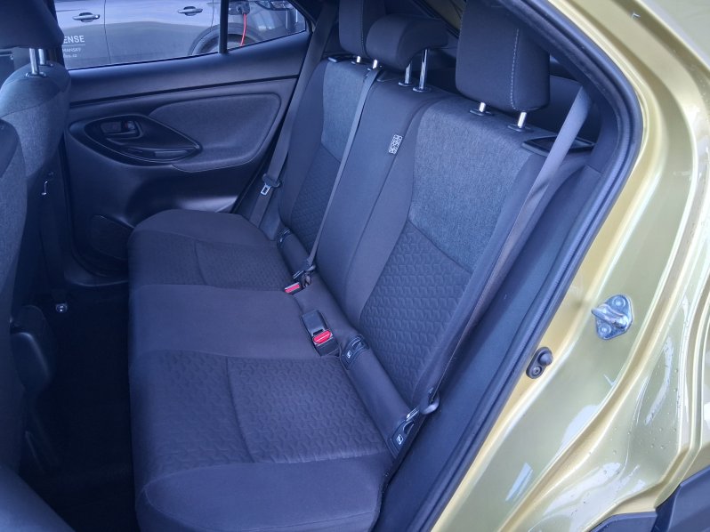 Toyota Yaris Cross COMF. STYLE TECH 1.5 Hyb. 85kW full