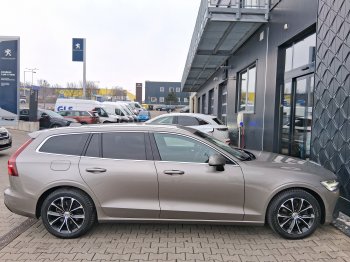 Volvo V60 MOMENTUM 2.0 D3 110 kW full
