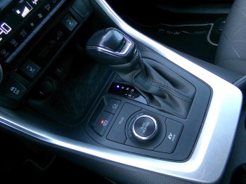 Toyota RAV4 COMFORT 2,5 HEV 4×4 163kW AT full