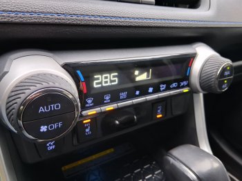 Toyota RAV4 SELECTION 2.5 Hyb. 160 kW full