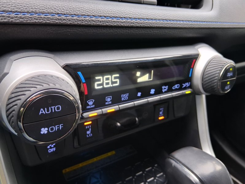 Toyota RAV4 SELECTION 2.5 Hyb. 160 kW full