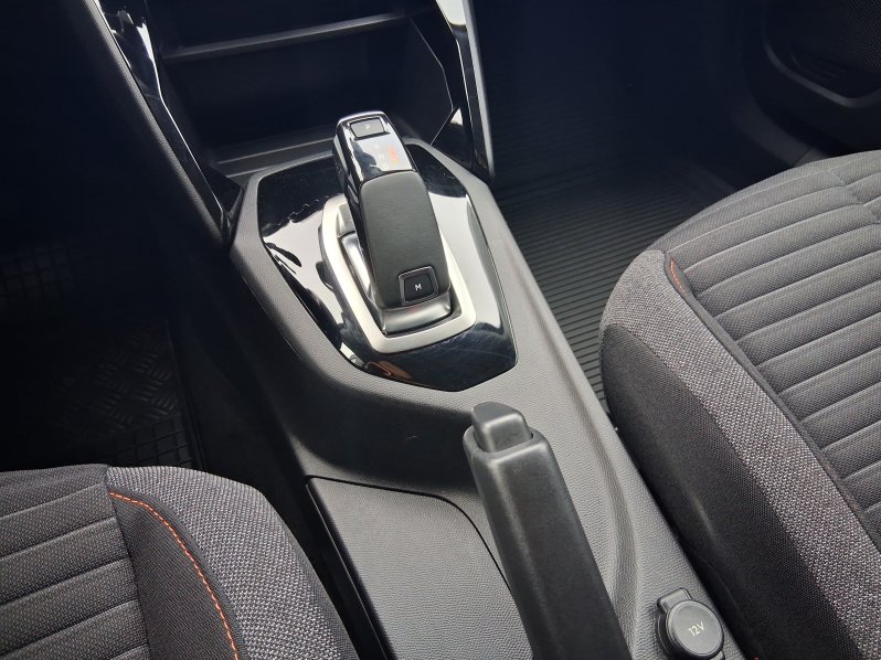 Peugeot 2008 ACTIVE PACK 1.2 PureTech 96 kW full