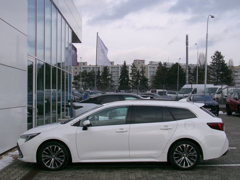 Toyota Corolla TS STYLE 1,8 HEV AT full