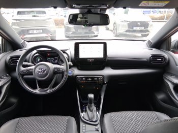 Toyota Yaris SELECTION STYLE 1.5 Hyb. 85 kW full