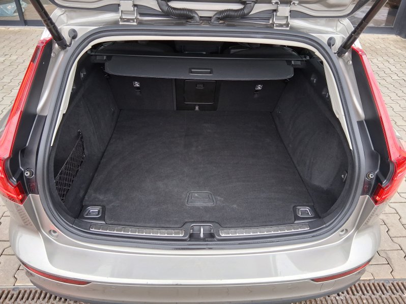 Volvo V60 MOMENTUM 2.0 D3 110 kW full